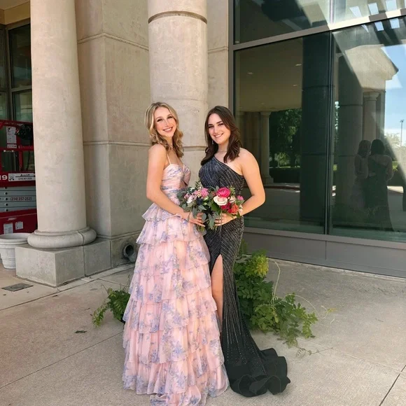 Mac Duggal Floral Tiered Dress ( Prom Dress ) - Picture 4 of 4